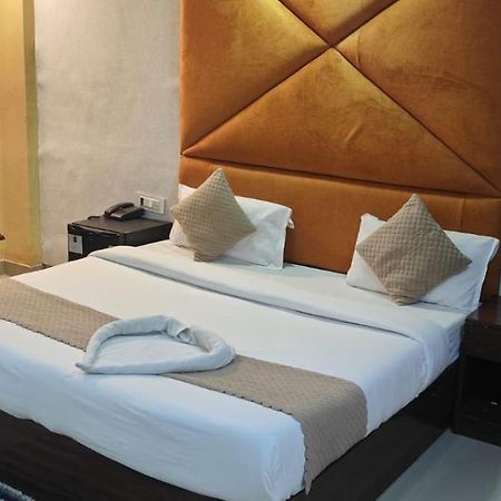 Hotel Grand City Új-Delhi Kültér fotó