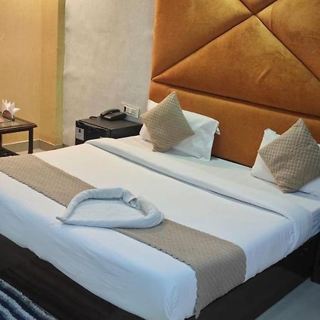 Hotel Grand City Új-Delhi Kültér fotó
